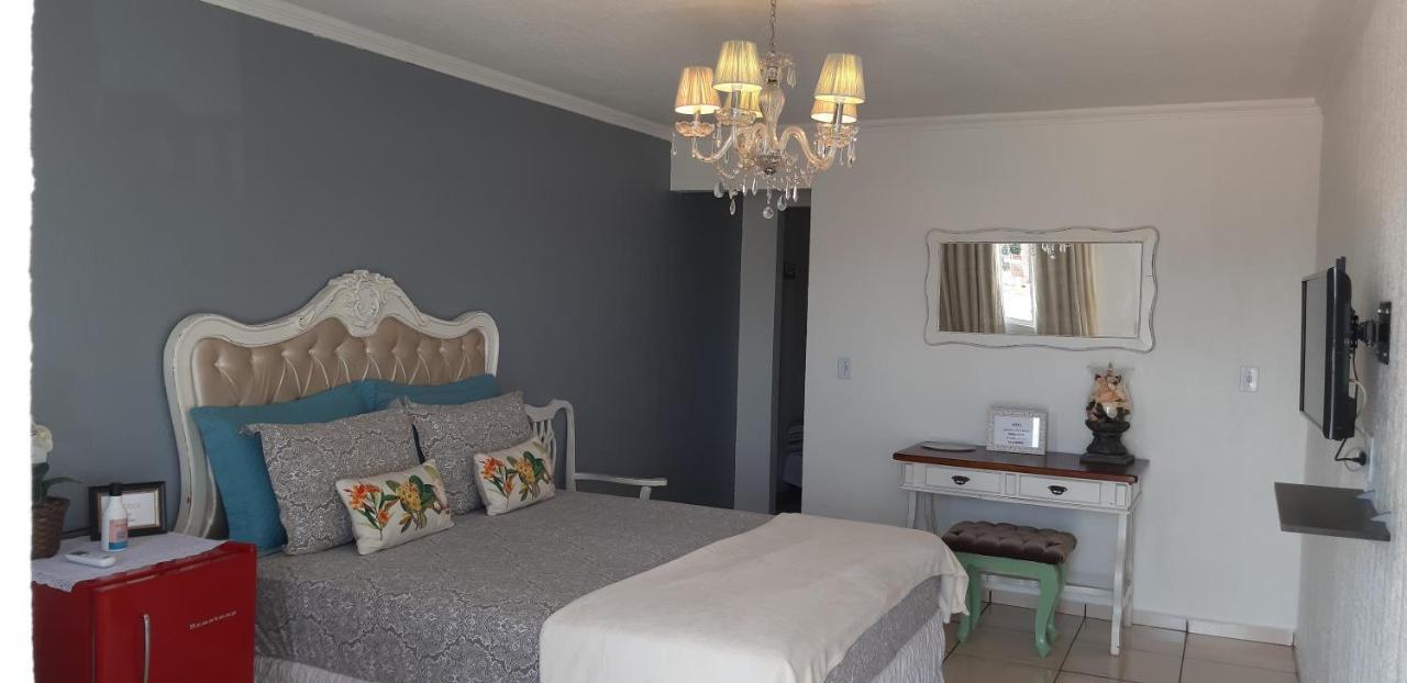Pousada Cris Garden Bed&Breakfast Фос-ду-Іґуасу Екстер'єр фото