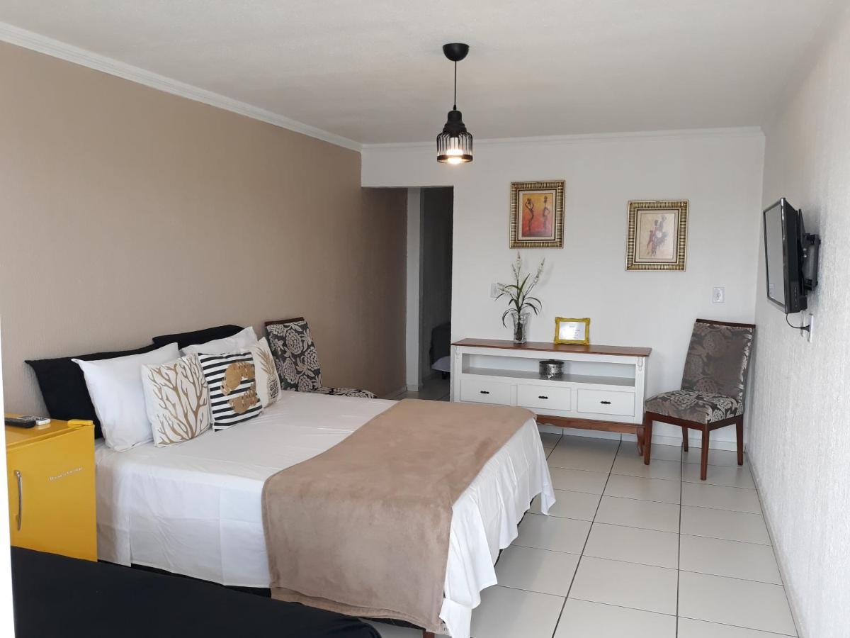 Pousada Cris Garden Bed&Breakfast Фос-ду-Іґуасу Екстер'єр фото