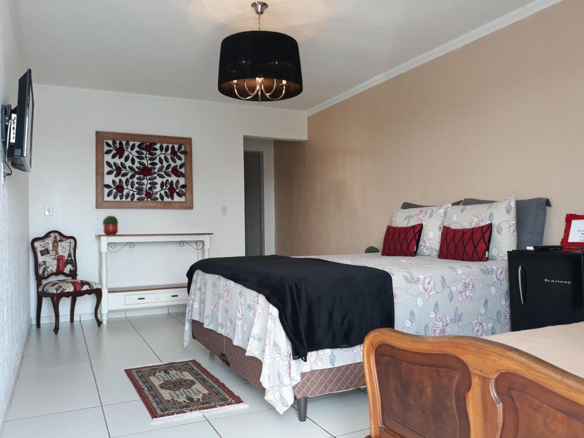 Pousada Cris Garden Bed&Breakfast Фос-ду-Іґуасу Екстер'єр фото